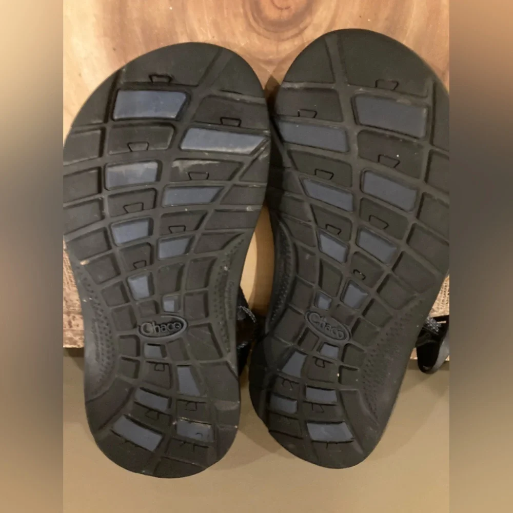 Chaco‎ Kids EcoTread sport Black & Gray Sandals Size 4